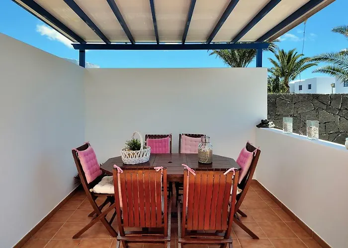 Olga Playa Blanca (Lanzarote)