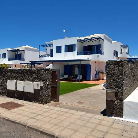 Olga Playa Blanca (Lanzarote)